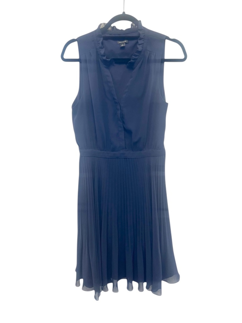 Ann Taylor Navy Blue Pleated Dress Size 8 Ruffle Neck Sleeveless Midi EUC